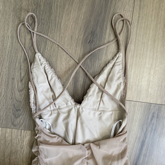 Michael Costello Revolve Fiji Midi Dress Size Small Taupe Bodycon Ruched Stretch - Picture 7 of 8